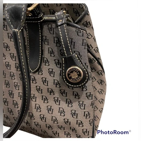 Black and gray Dooney&Bourke purse/bag - Picture 1 of 7